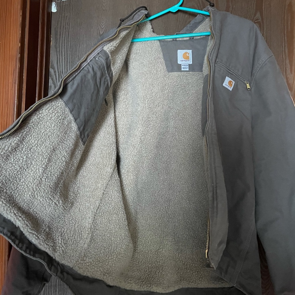 Size XL Carhartt Coat. Purple-gray color.